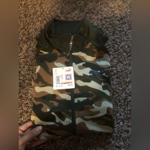 Brand new men’s puma track top